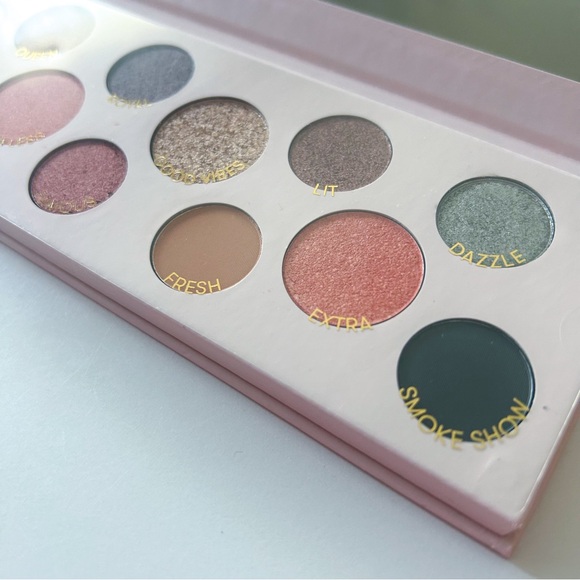 NWOB Quo Ooh La La Eyeshadow Palette - Picture 5 of 5